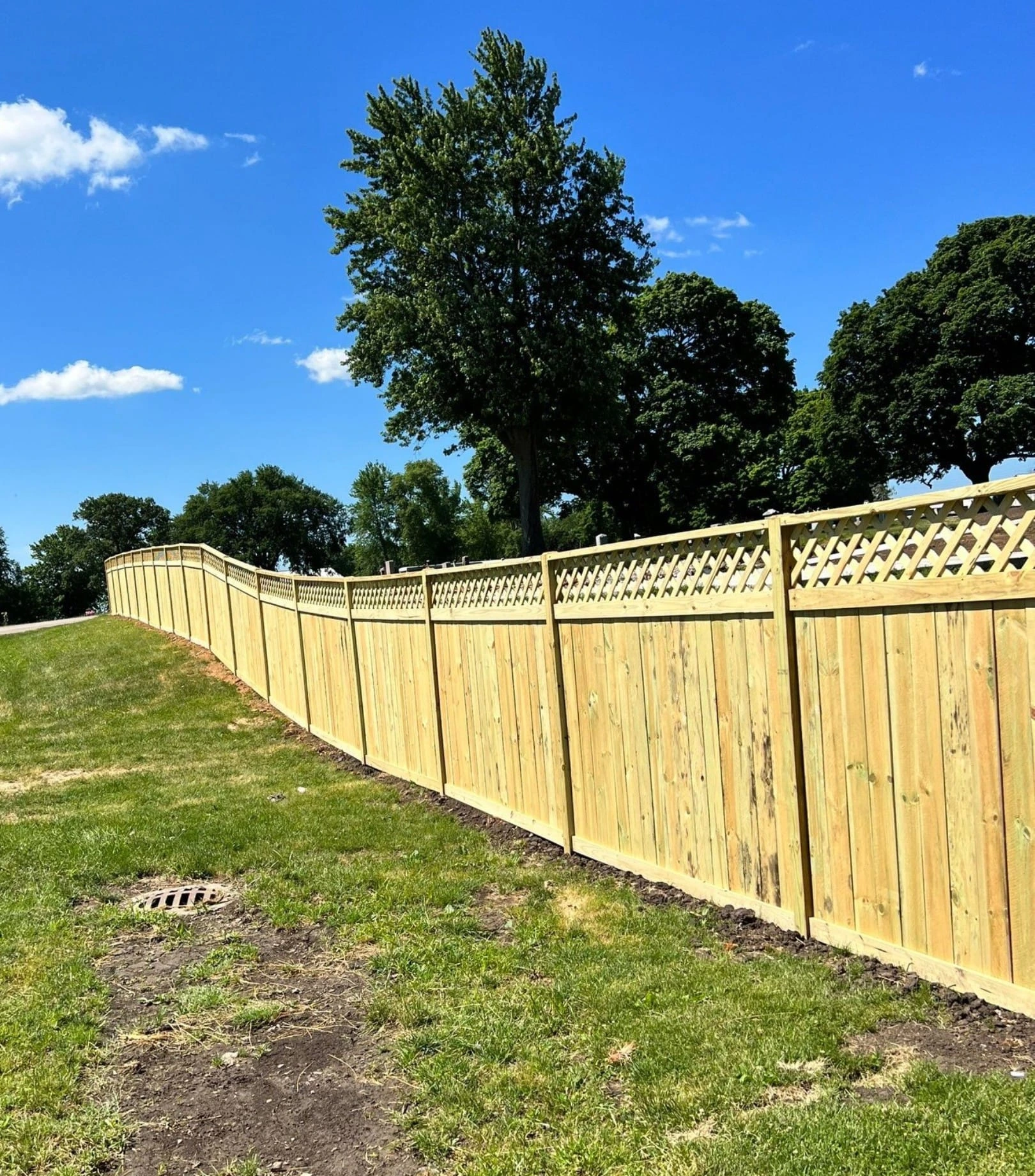 map-quality-installed-long-wood-privacy-fence