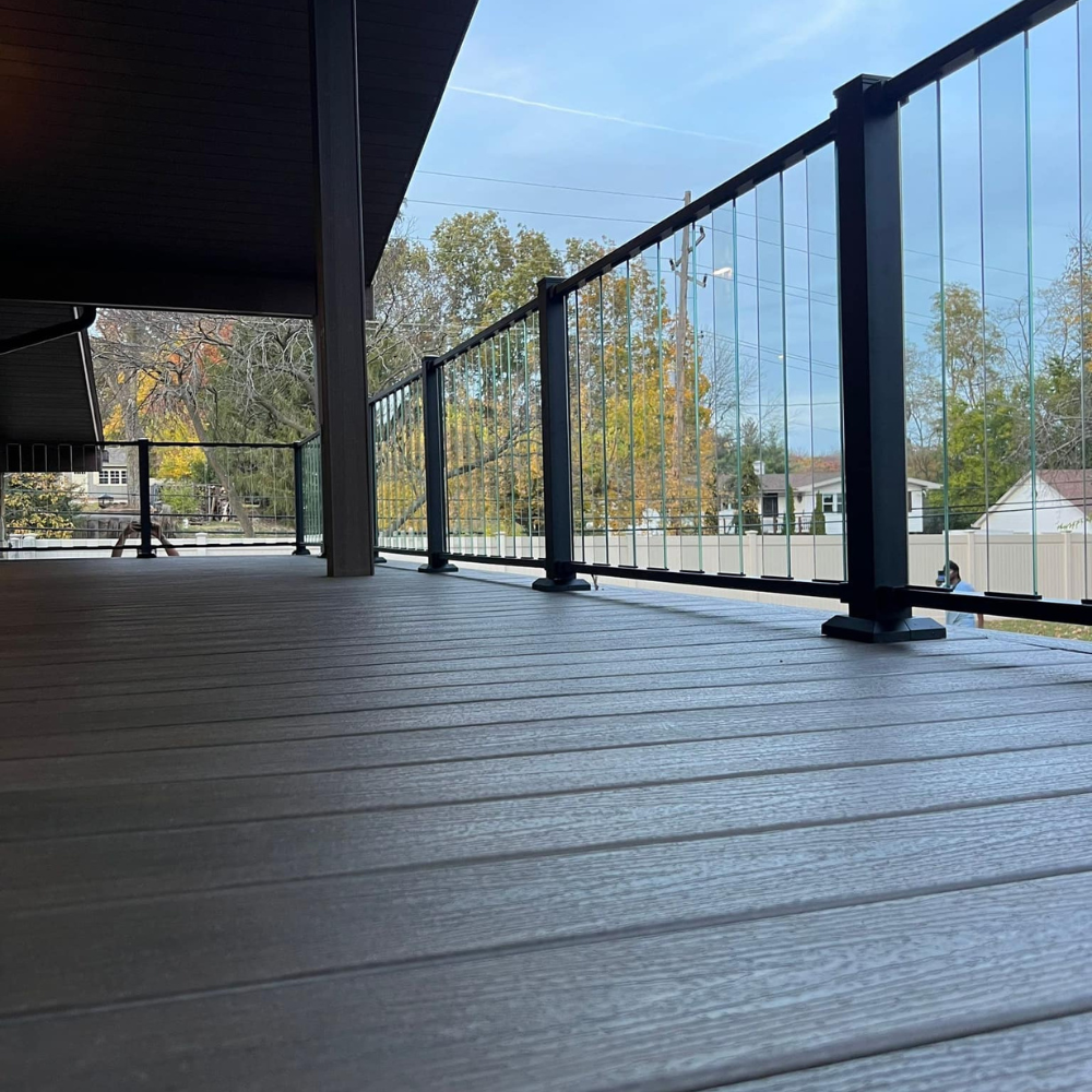 trex-deck-with-modern-railing-installed-by-map-quality-fencing-decks